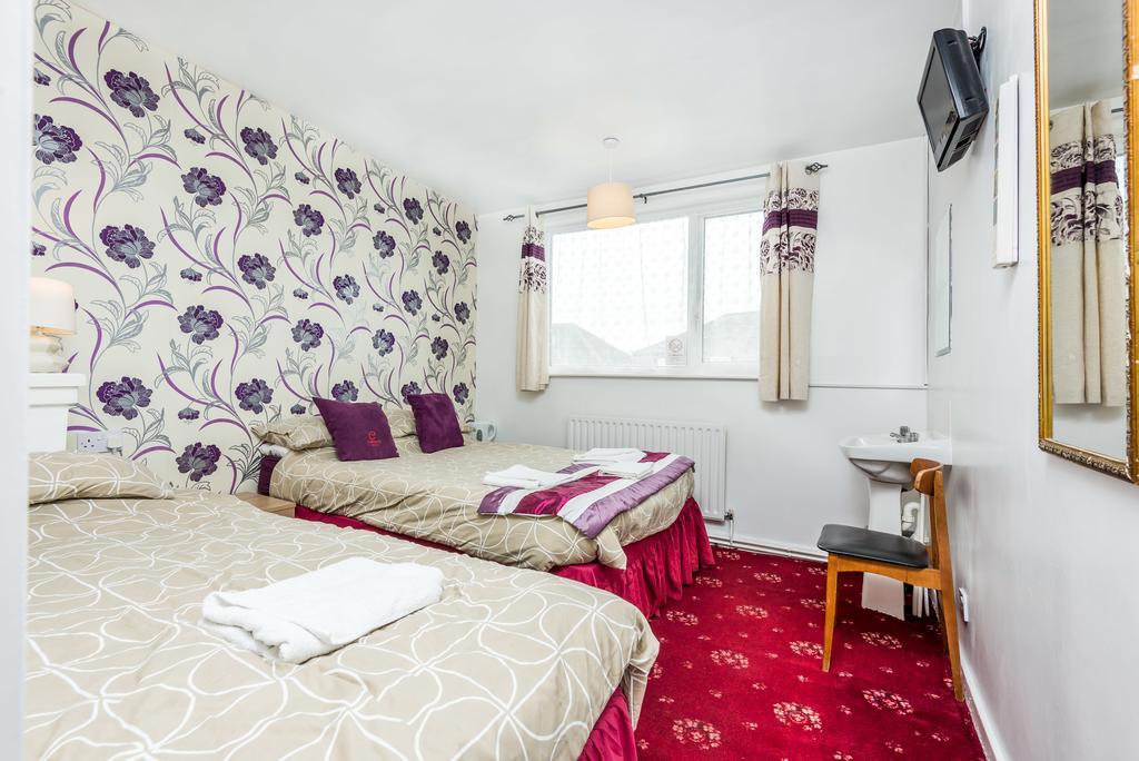 בלקפול Uk Travel & Hospitality Ltd Ta Canberra Hotel מראה חיצוני תמונה
